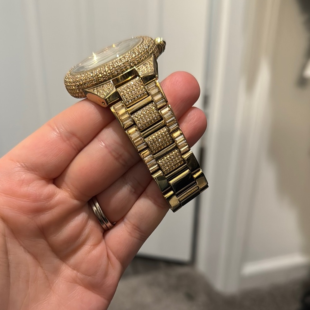 Michael Kors Diamond Watch - Picture 3 of 7